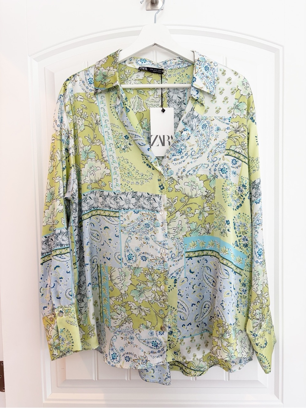 ZARA I NWT Satin Effect Button-Front Long-Sleeve Blouse, Green Paisley Bandana - Picture 4 of 7